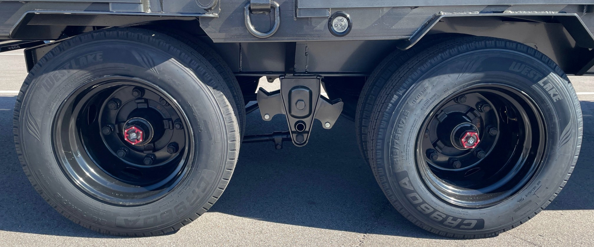 New MAXX-D YDX 102"X 32' Dual Tandem Gooseneck Flatbed Equipment Trailer w/ Hydraulic Dove & Jacks:15K Axles