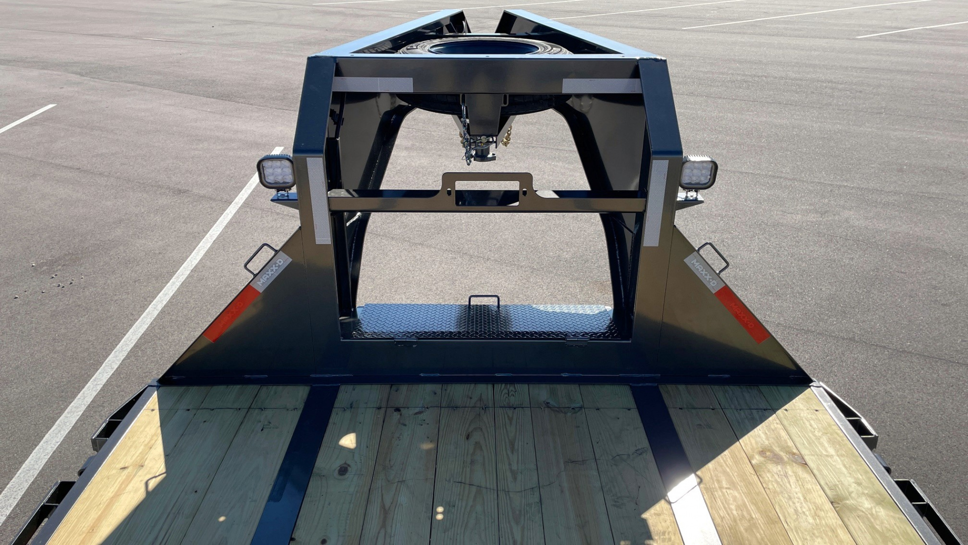 New MAXX-D YDX 102"X 32' Dual Tandem Gooseneck Flatbed Equipment Trailer w/ Hydraulic Dove & Jacks:15K Axles