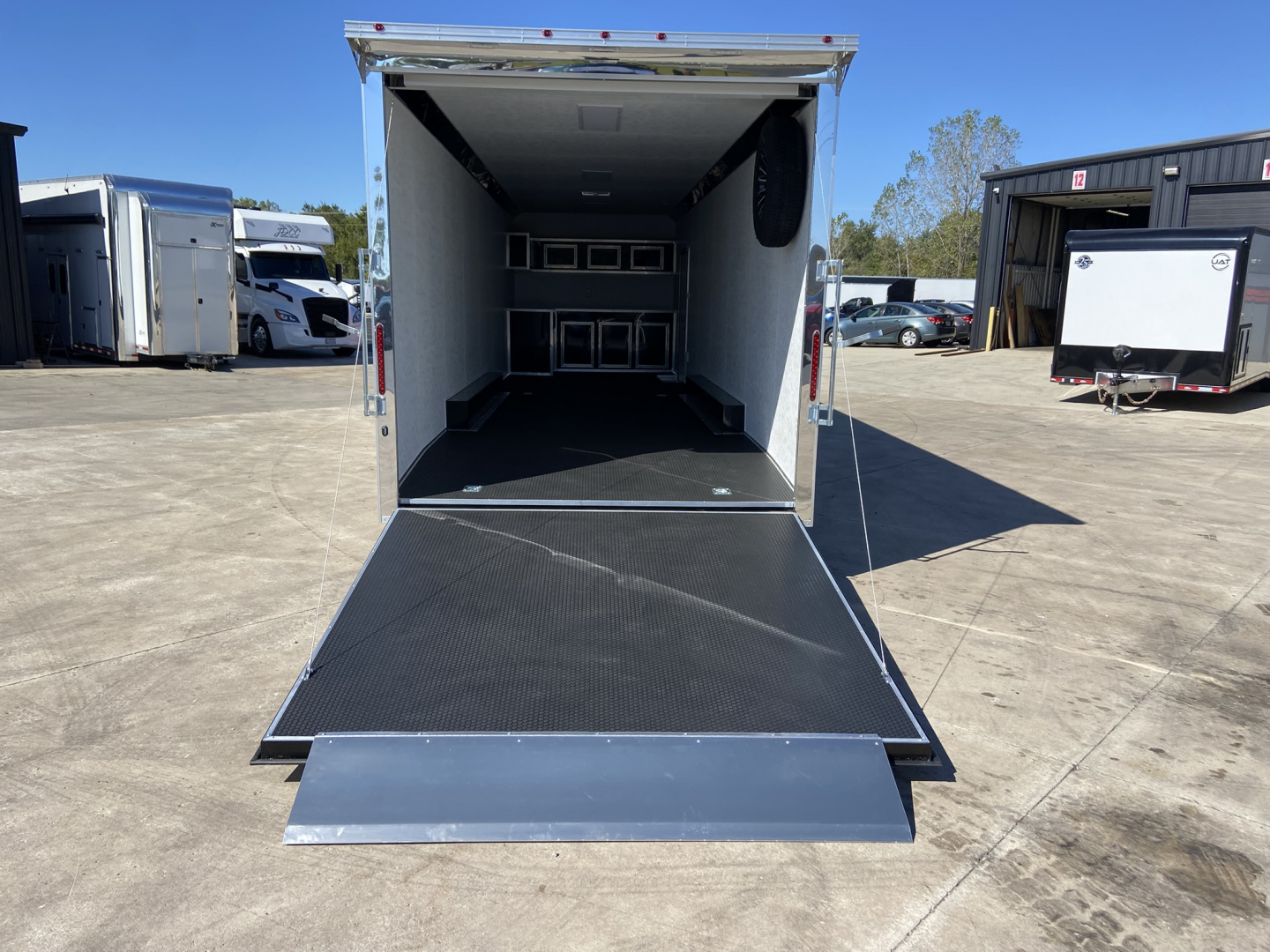 New 2026 Vintage Racing Trailer 32'