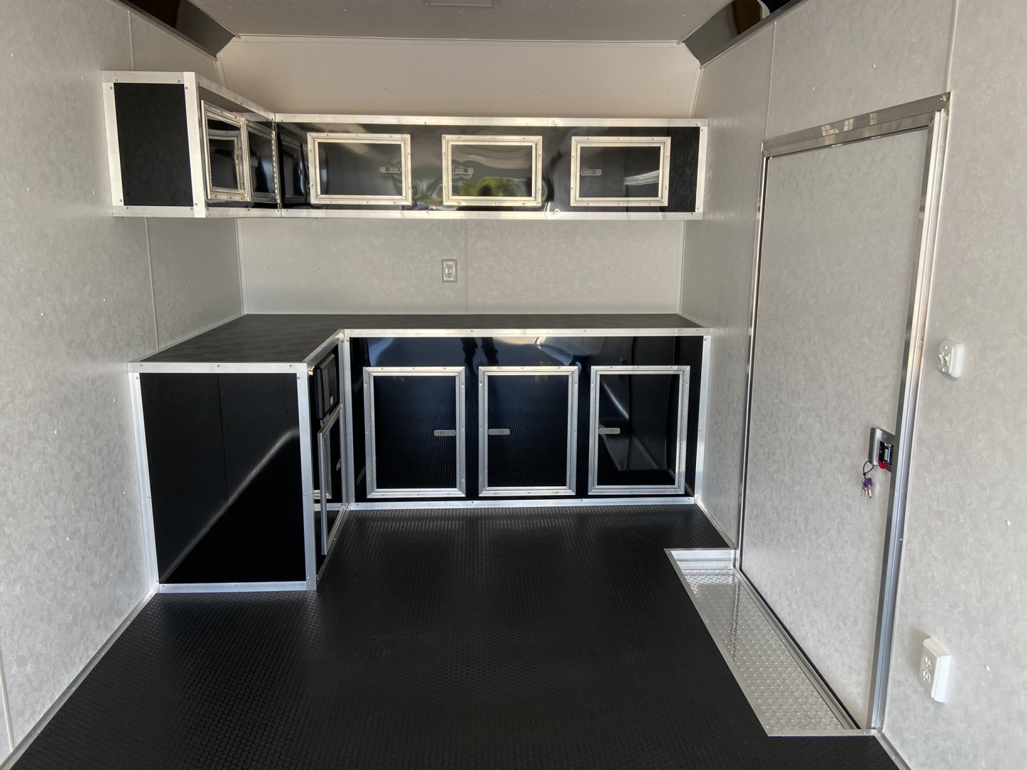 New 2026 Vintage Racing Trailer 32'