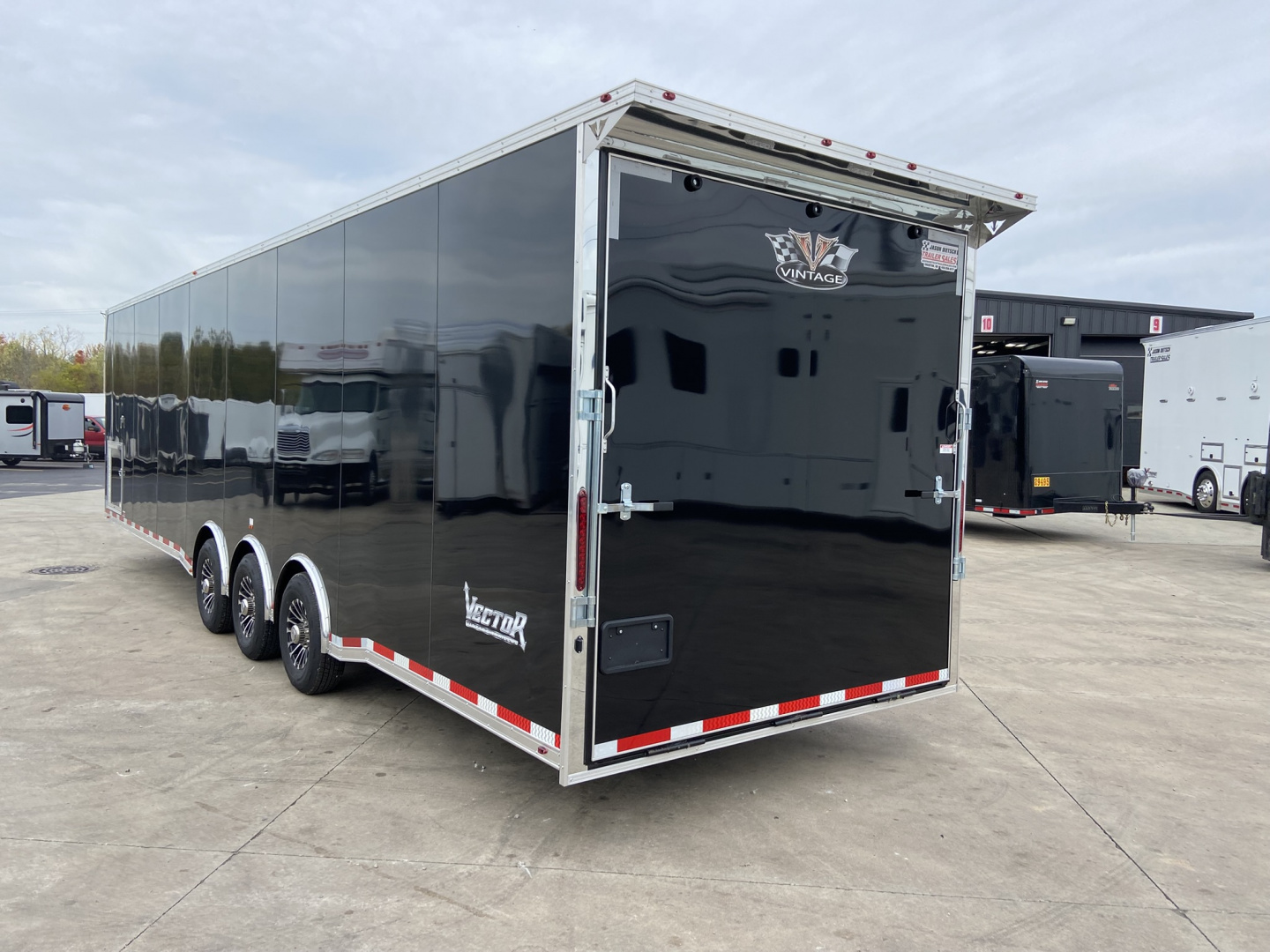 New 2026 Vintage Race Trailer 34'