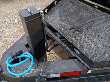 New 2026 PJ Trailers DM162