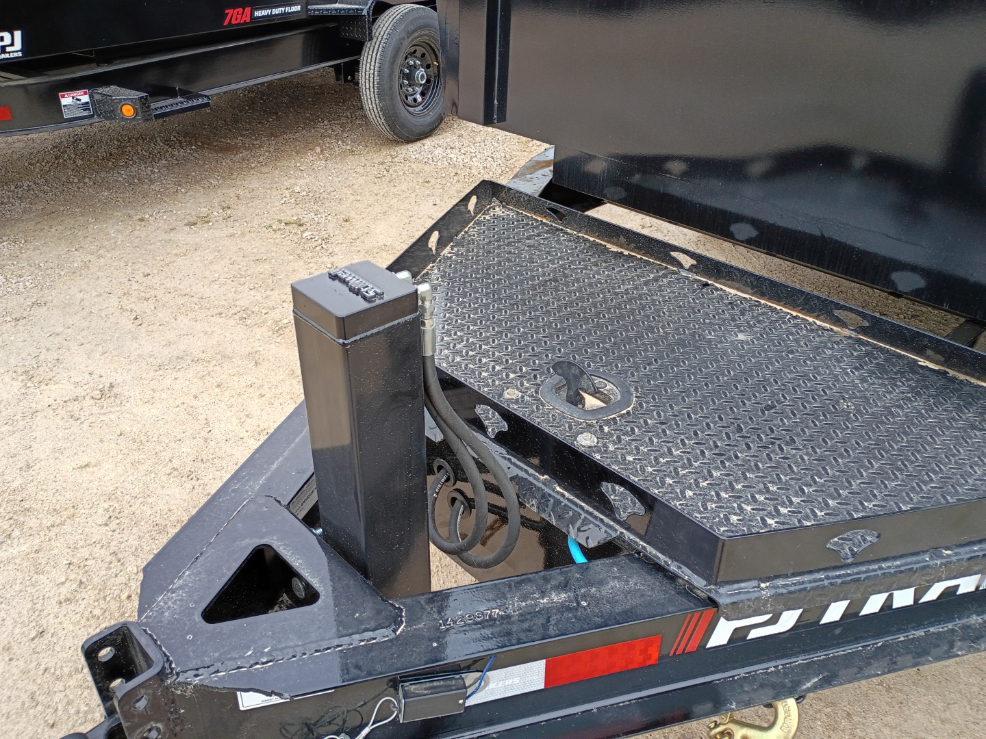 New 2026 PJ Trailers DM163