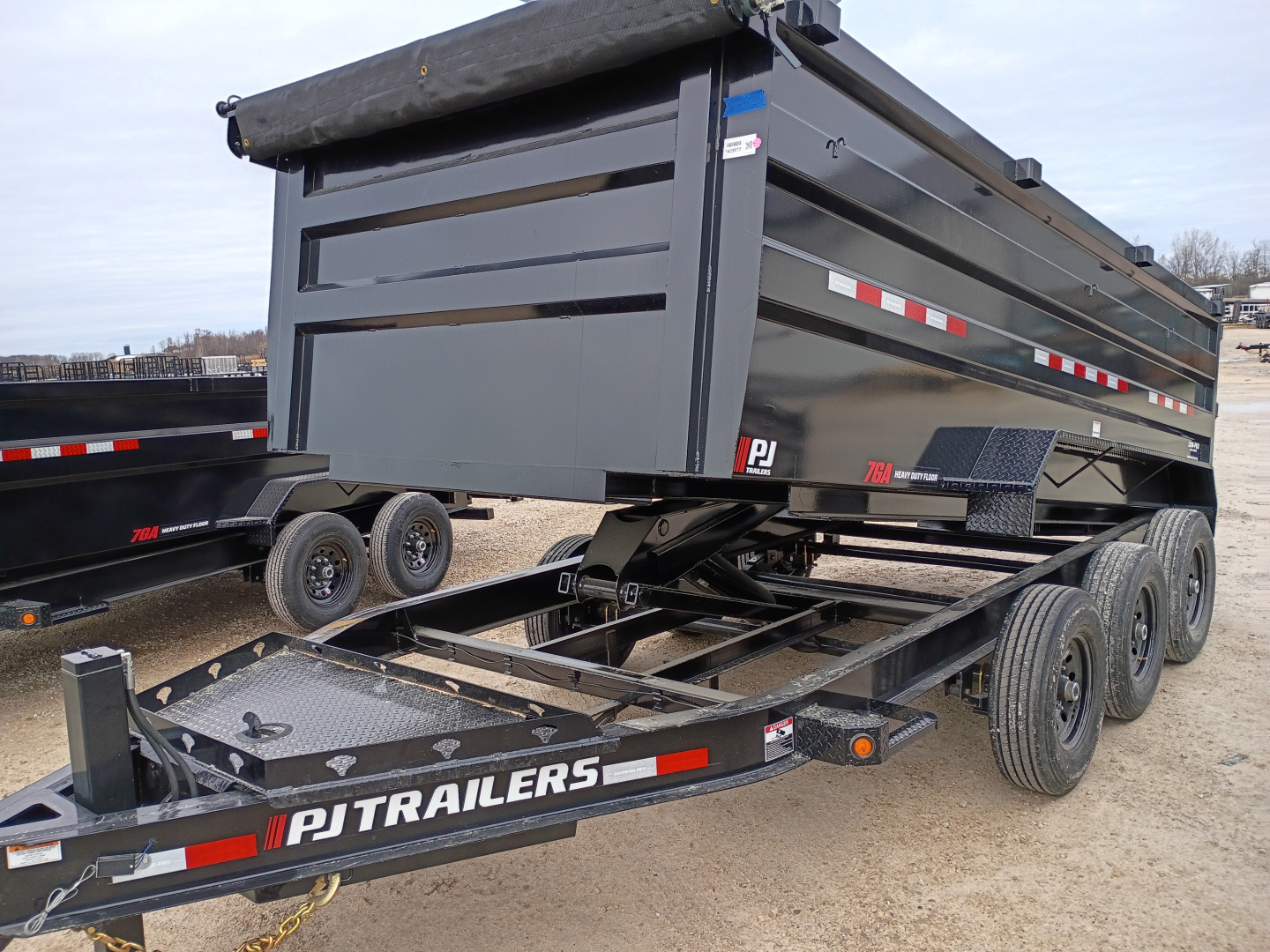 New 2026 PJ Trailers DM163
