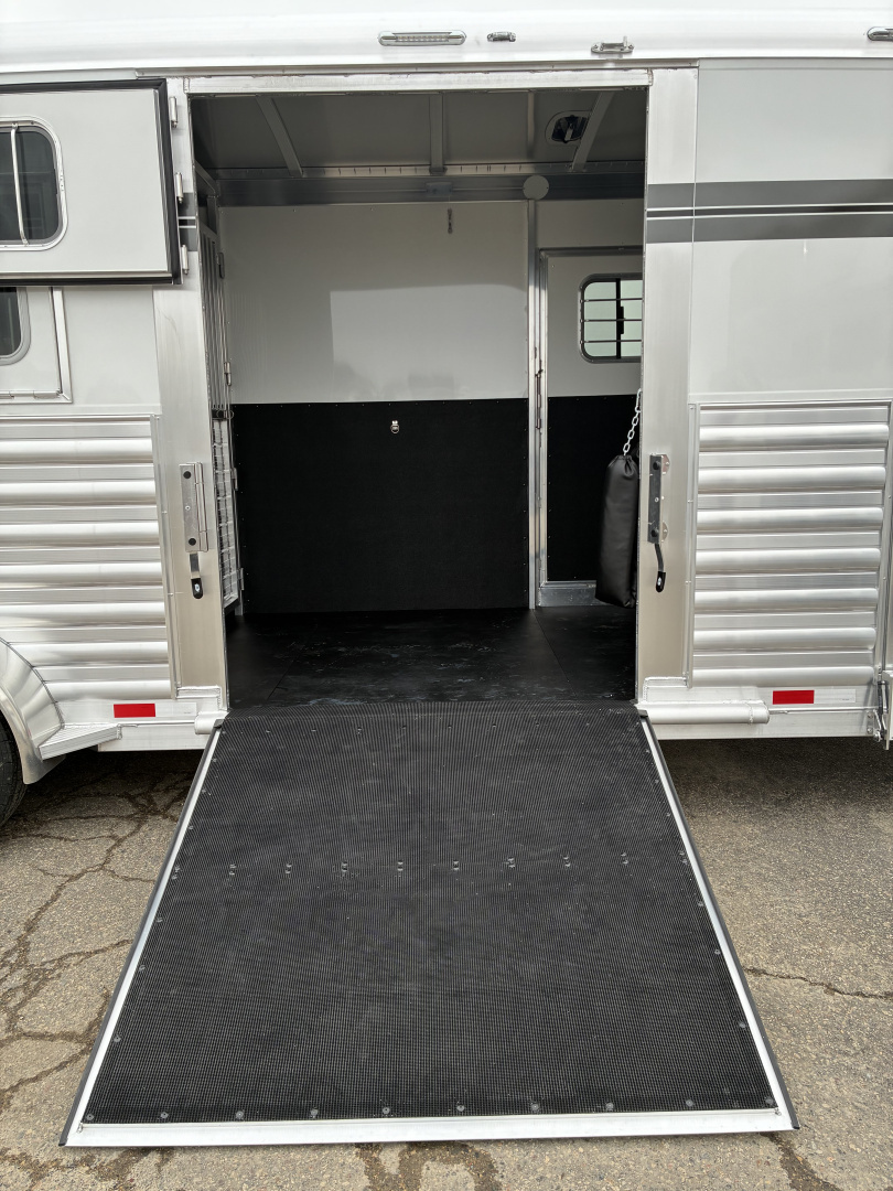 New 2027 4-Star 2 + 1 Horse Trailer