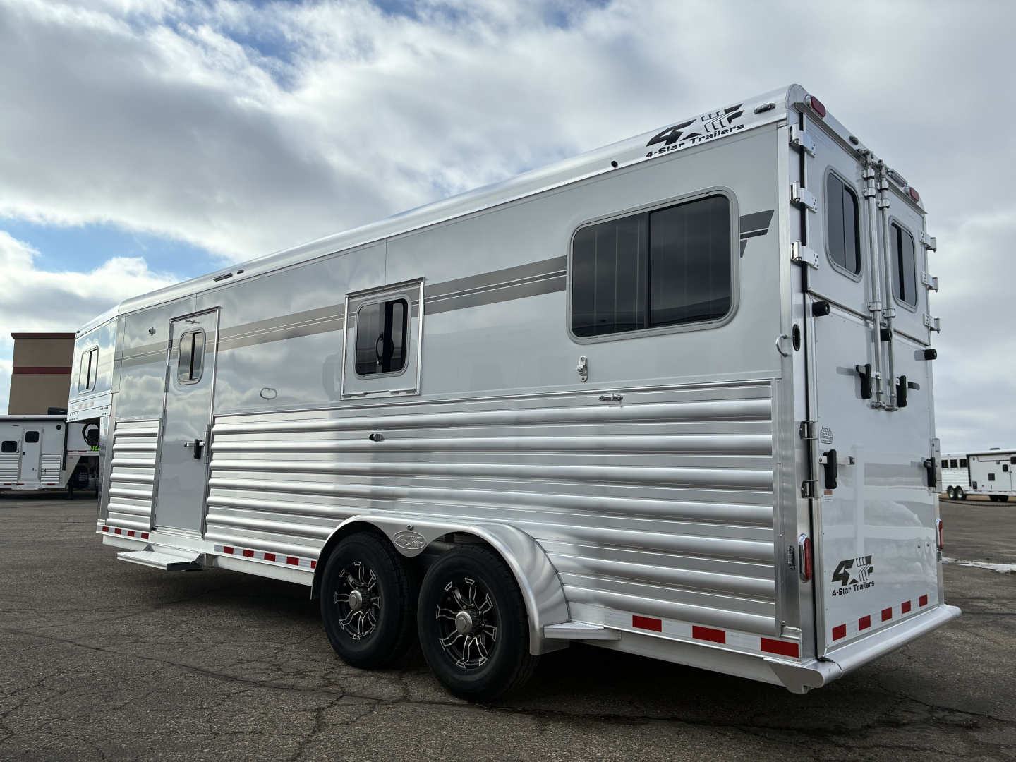 New 2027 4-Star 2 + 1 Horse Trailer