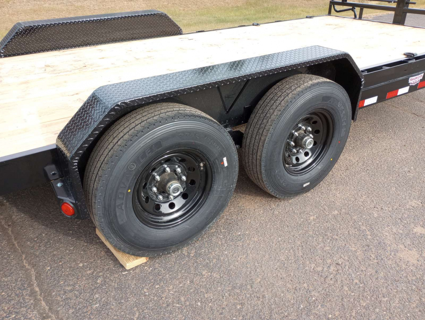 New 2026 PJ TRAILERS 83" x 18' CC Equipment Trailer