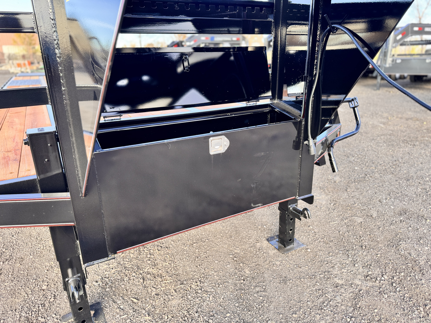 New 2026 Diamond T 8.5-32 Tandem Dual Gooseneck W/ MAXX Ramps 24K GVWR