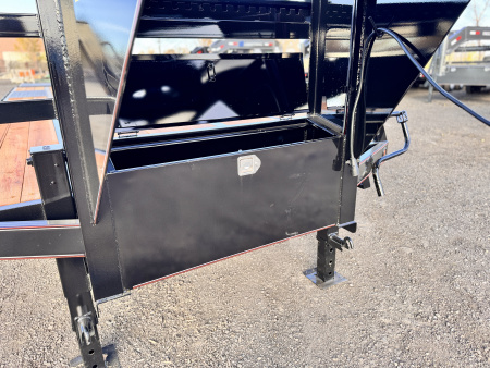 New 2026 Diamond T 8.5-32 Tandem Dual Gooseneck W/ MAXX Ramps 24K GVWR