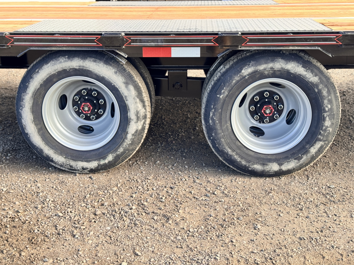 New 2026 Diamond T 8.5-32 Tandem Dual Gooseneck W/ MAXX Ramps 24K GVWR