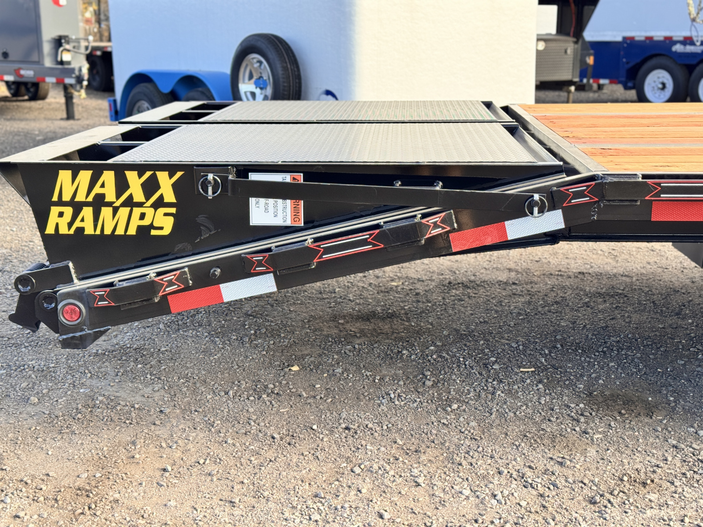 New 2026 Diamond T 8.5-32 Tandem Dual Gooseneck W/ MAXX Ramps 24K GVWR
