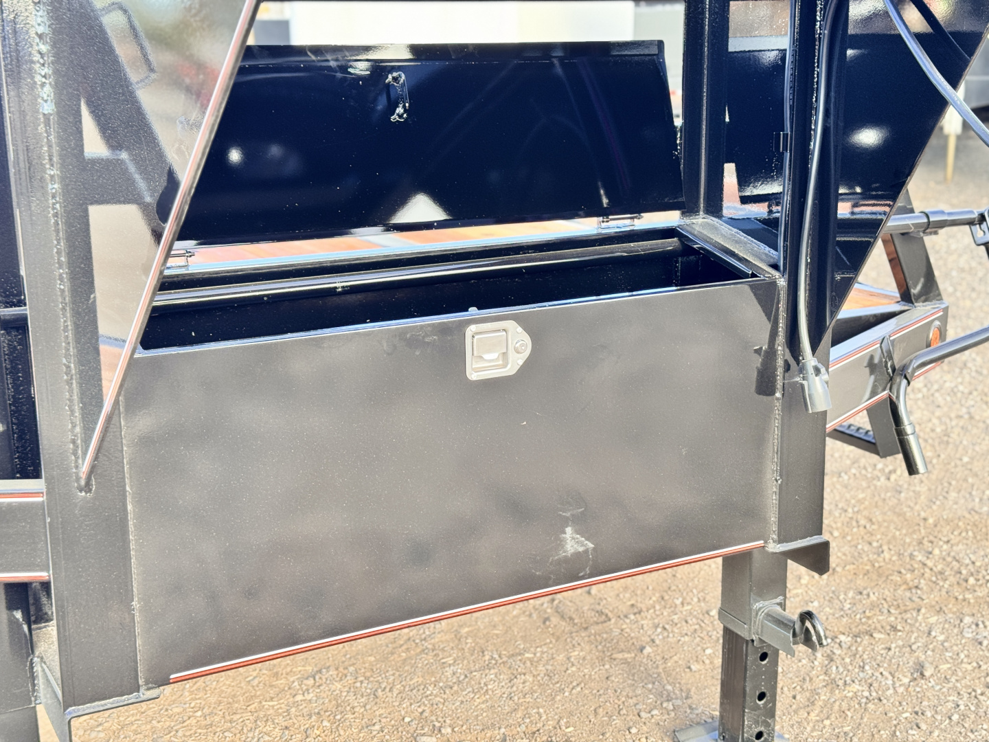 New 2026 Diamond T 8.5-32 Tandem Dual Gooseneck W/ MAXX Ramps 24K GVWR