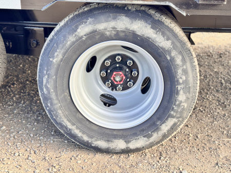 New 2026 Diamond T 8.5-32 Tandem Dual Gooseneck W/ MAXX Ramps 24K GVWR