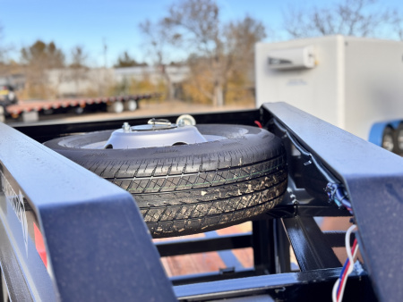 New 2026 Diamond T 8.5-32 Tandem Dual Gooseneck W/ MAXX Ramps 24K GVWR