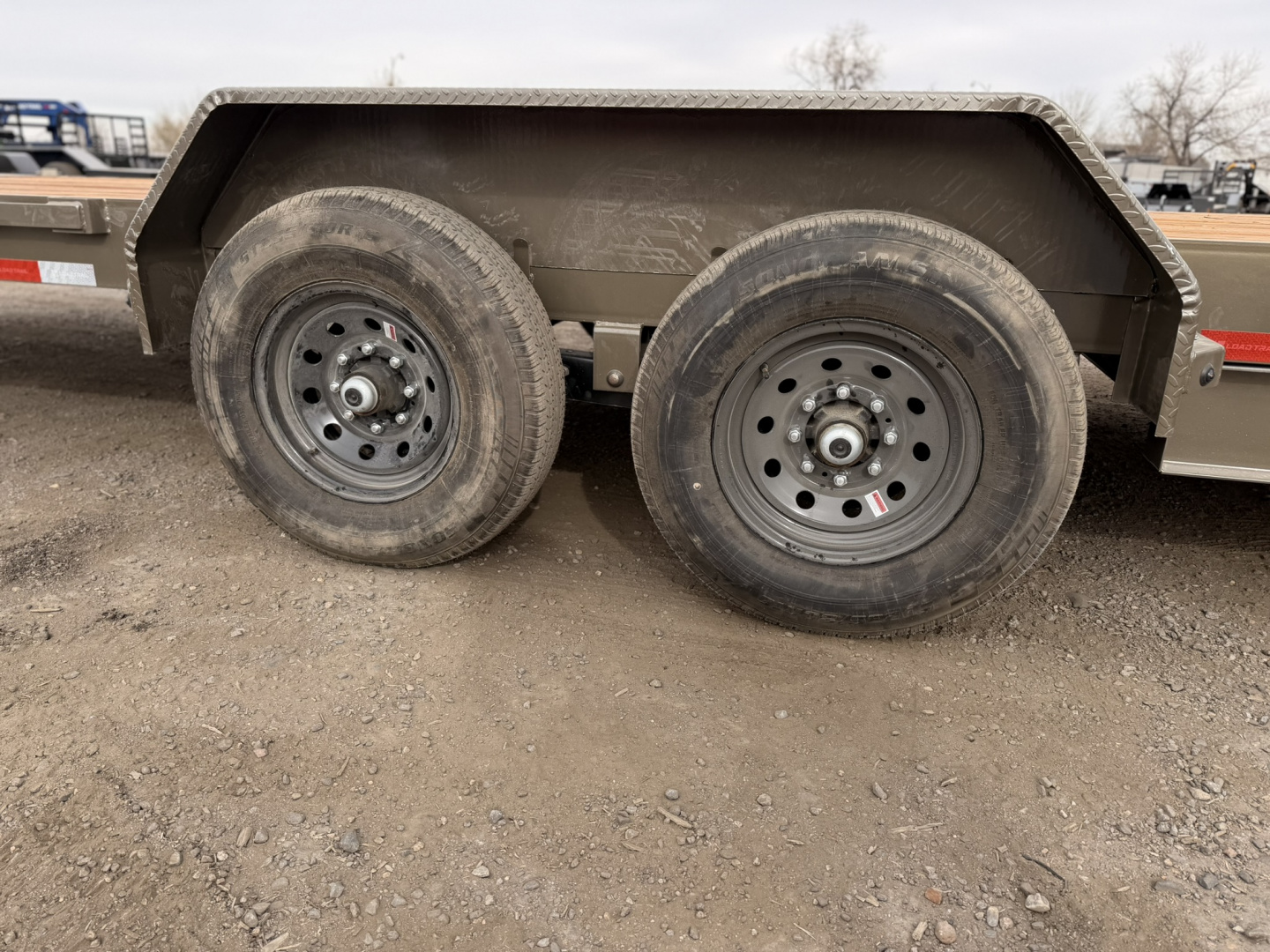 New 2026 Load Trail BLACK FRIDAY 7-24 Single Wheel Gooseneck Tilt Equipment Hauler 14K GVWR