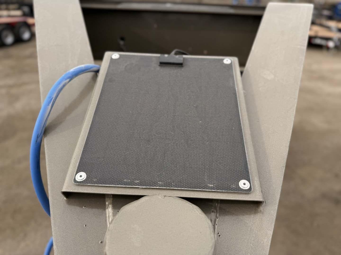 New 2026 Load Trail BLACK FRIDAY 7-24 Single Wheel Gooseneck Tilt Equipment Hauler 14K GVWR