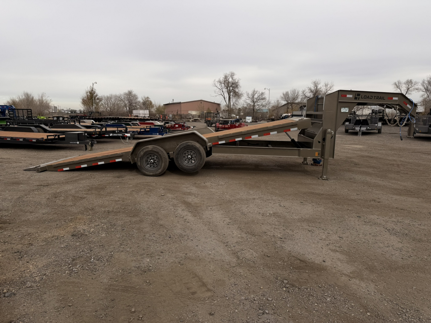 New 2026 Load Trail BLACK FRIDAY 7-24 Single Wheel Gooseneck Tilt Equipment Hauler 14K GVWR