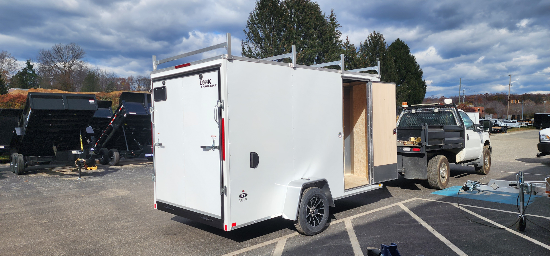 New SALE**6 x 12 Look ST DLX Cargo 3k w/ 4 Ladder Racks