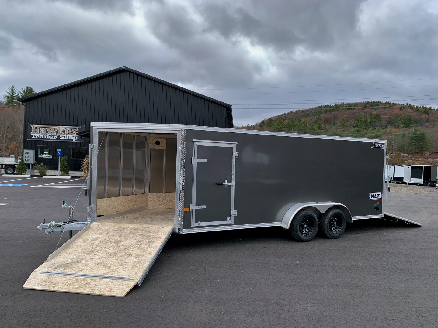 ■T3875■16メートル New 2026 High Country 7x18 + 5ft V nose - Snowmobile Trailer