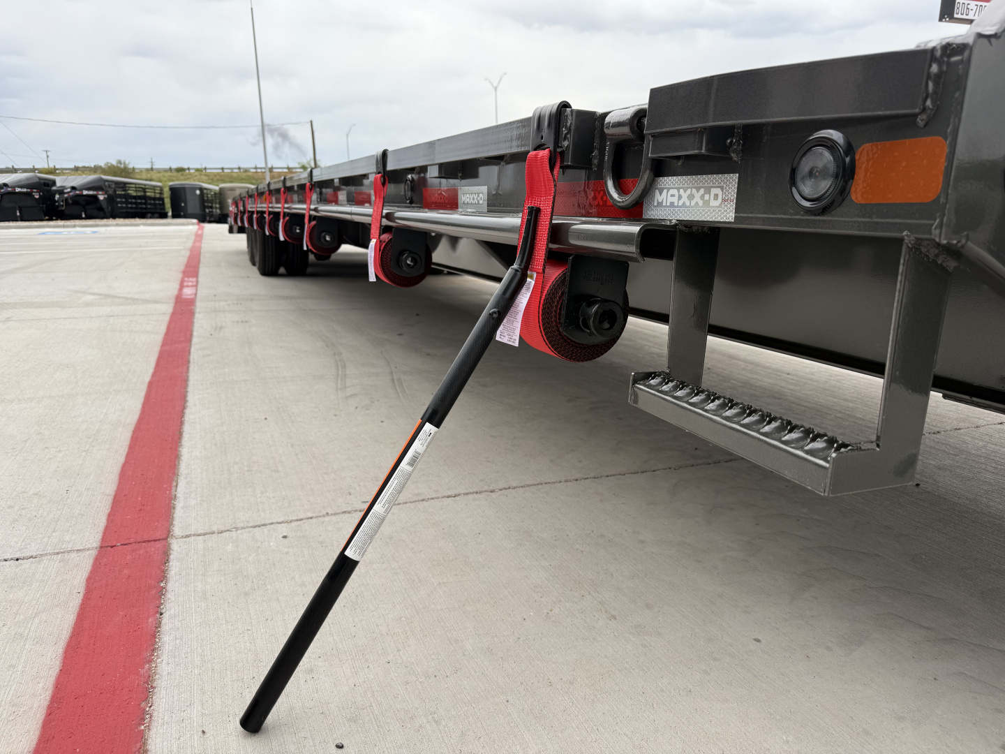 New 2026 102”x40’ Engineered MAXX-D GN Air-Ride Flatbed w/ Duals – LDX