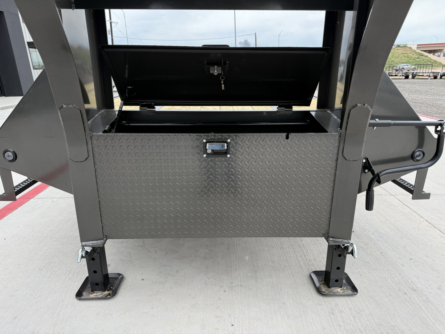 New 2026 102”x40’ Engineered MAXX-D GN Air-Ride Flatbed w/ Duals – LDX