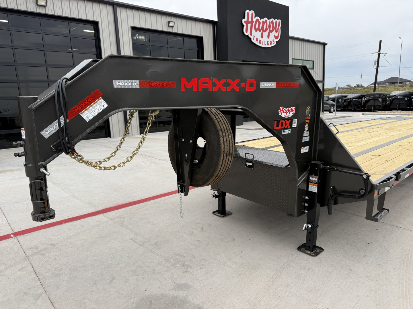 New 2026 102”x40’ Engineered MAXX-D GN Air-Ride Flatbed w/ Duals – LDX