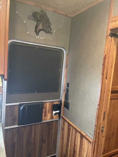 Used 2016 Exiss Trailers 7308 Horse Trailer