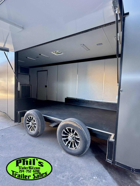 New Pace American 8.5X24 RACE TRAILER FULL ESCAPE DOOR WITH REMOVABLE FENDER Car / Racing Trailer