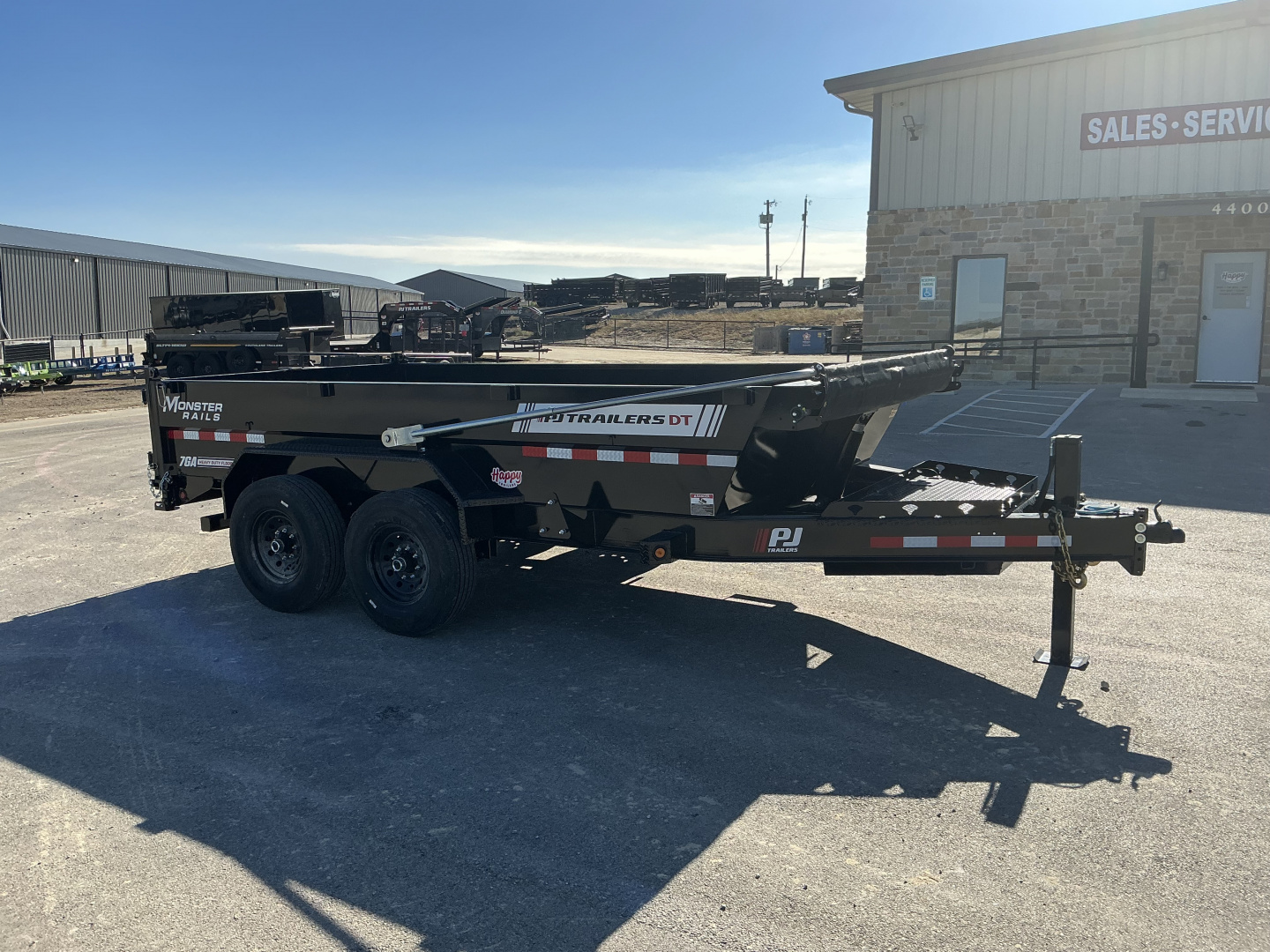 New 2026 PJ 83"x14' BP Tandem Axle Low Pro Telescopic Dump w/ 24" Sides – DT Voyager Package