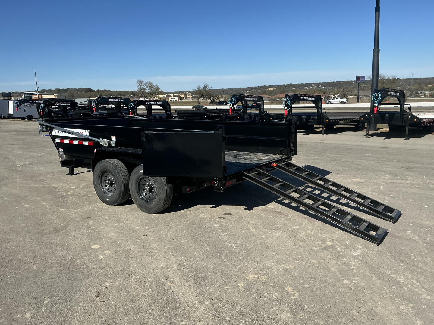 New 2026 PJ 83"x14' BP Tandem Axle Low Pro Telescopic Dump w/ 24" Sides – DT Voyager Package