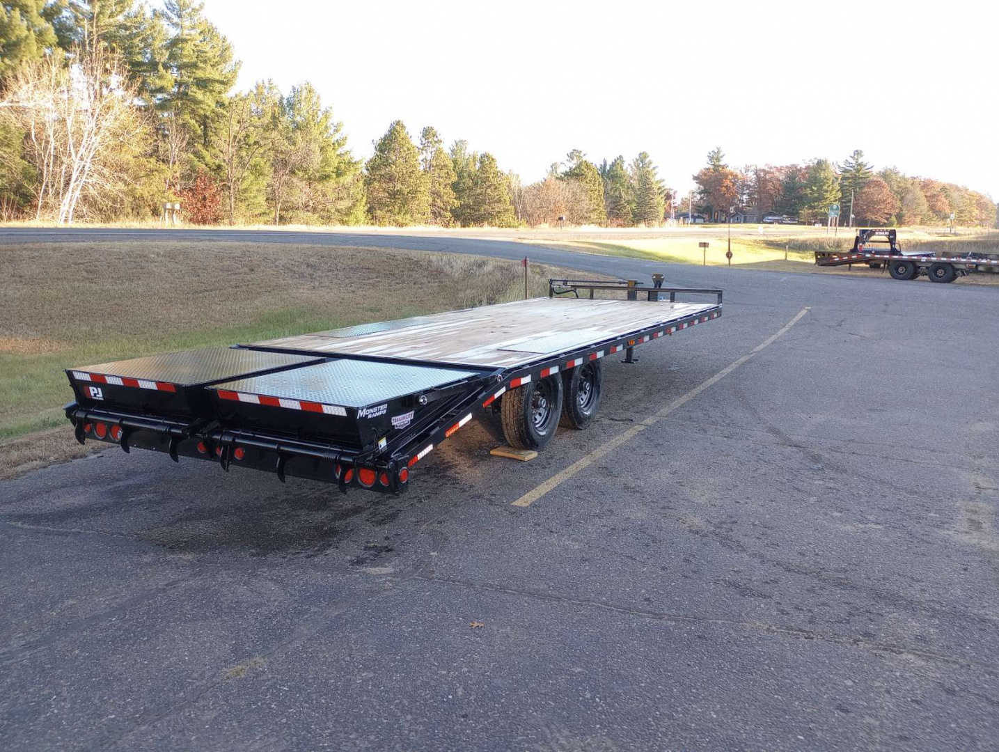 New 2026 PJ TRAILERS 102" x 24' F8 Deckover Trailer