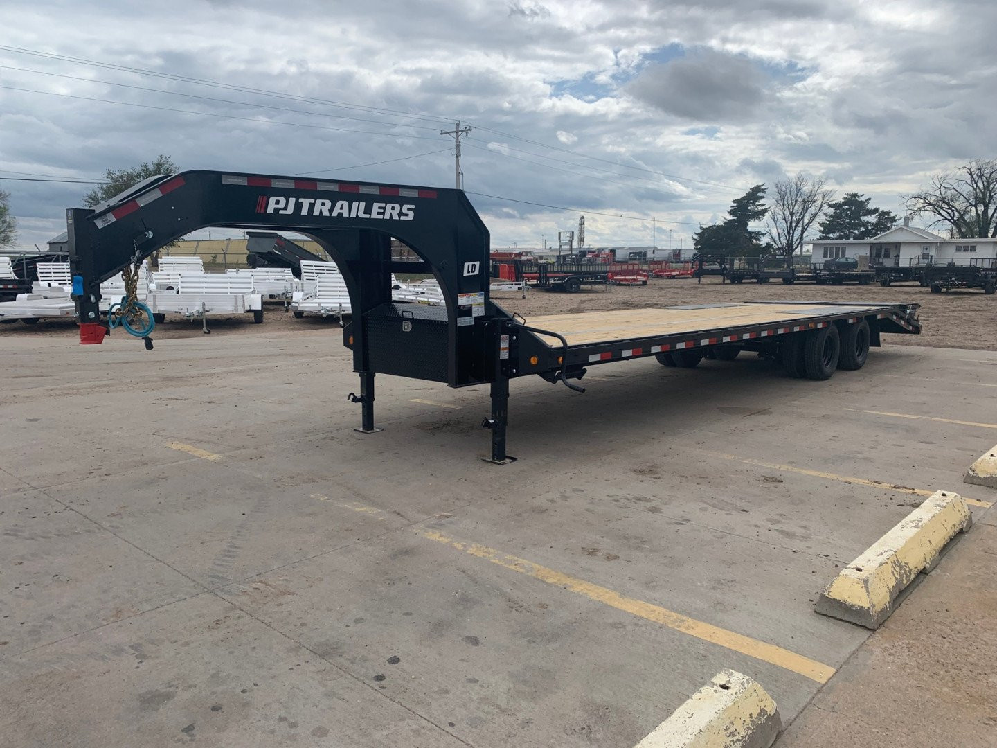 New 2026 PJ Trailers LD322 32' X 102" Flatbed Trailer