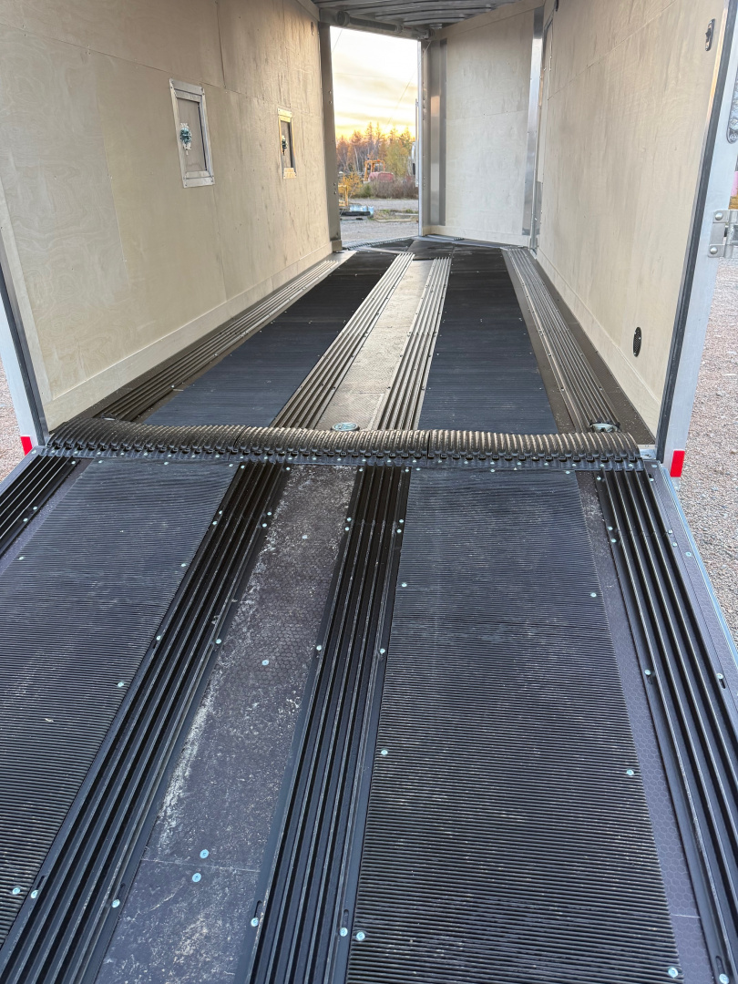 New 2026 Gator Canada 7 x 18' + 5' V Nose Snowmobile Trailer