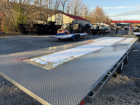 New 2026 Diamond C FMAX212 GOOSENECK TRAILER PACESETTER EDITION HYDRO DOVE & JACKS DISC BRAKES ALUMINUM OUTER RIMS