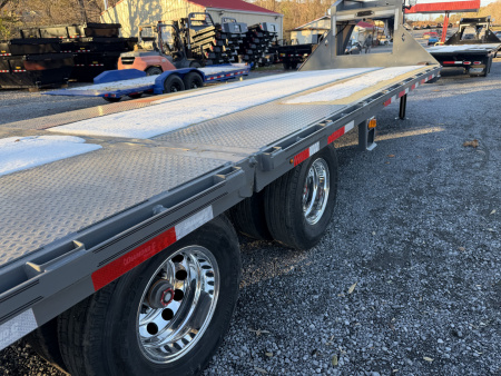 New 2026 Diamond C FMAX212 GOOSENECK TRAILER PACESETTER EDITION HYDRO DOVE & JACKS DISC BRAKES ALUMINUM OUTER RIMS