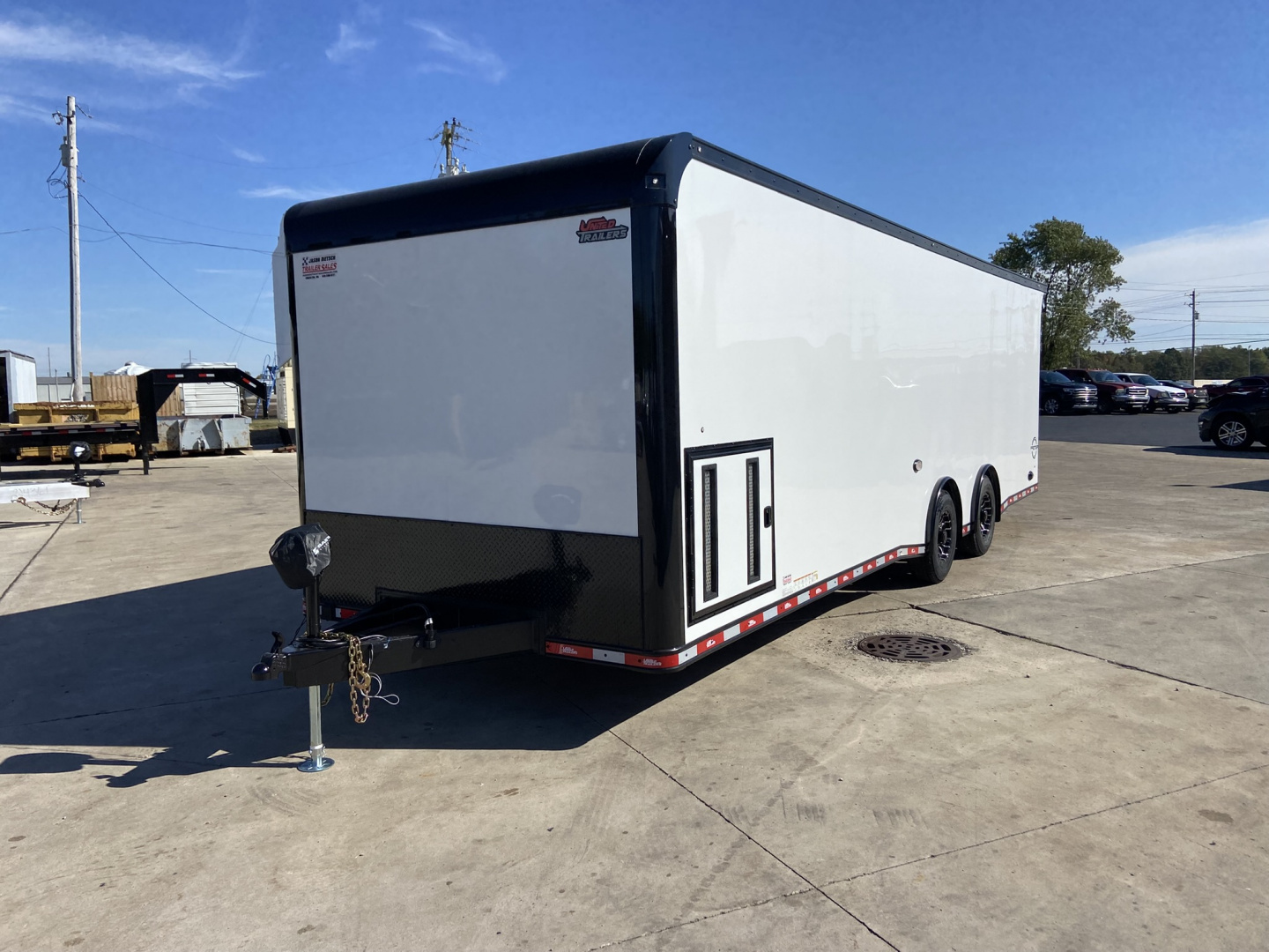 New United Racing Trailer PREM 28'