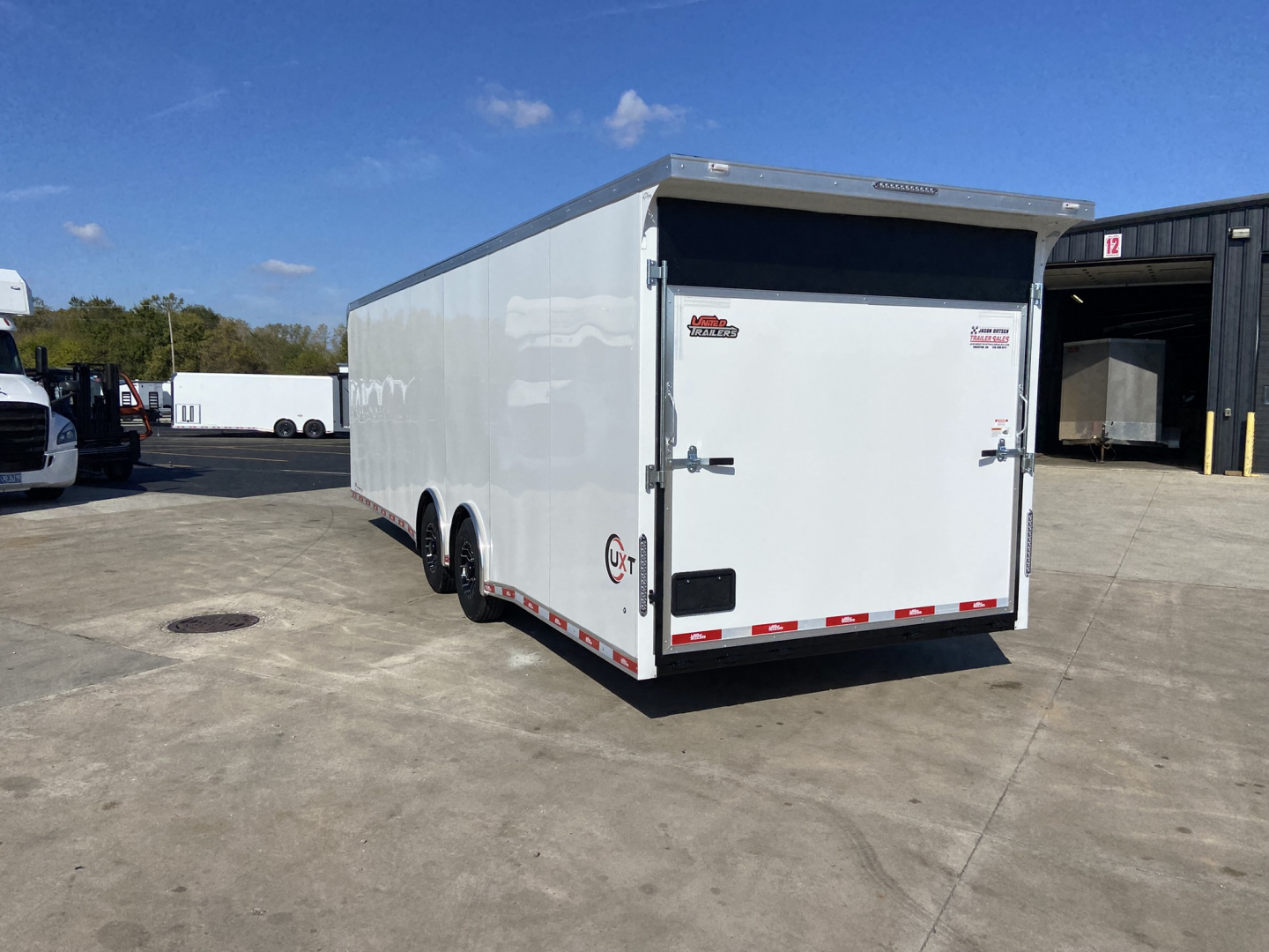 New United Trailers Car Hauler 28' UXT