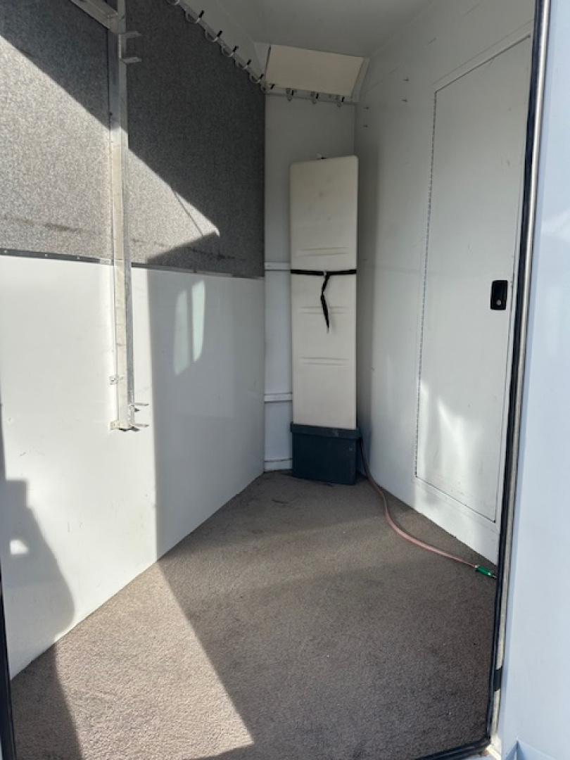 Used 2003 Trails West 4 Horse w 9' Homemade LQ