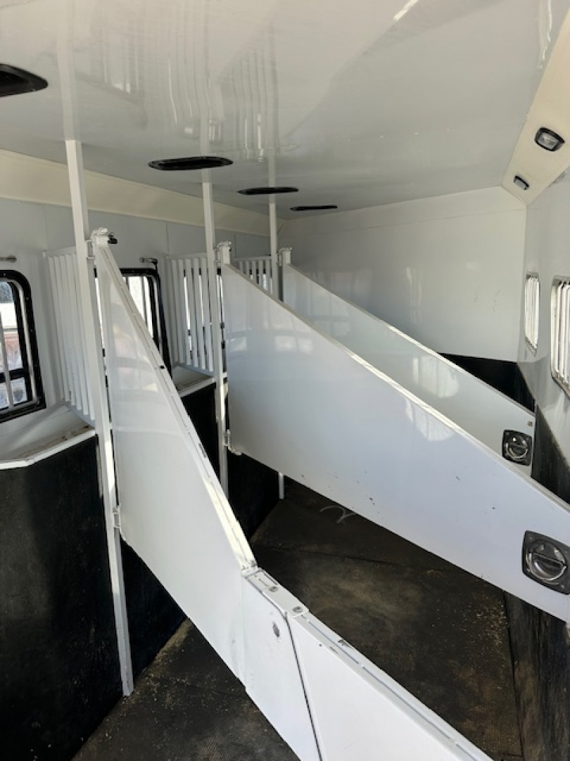 Used 2003 Trails West 4 Horse w 9' Homemade LQ