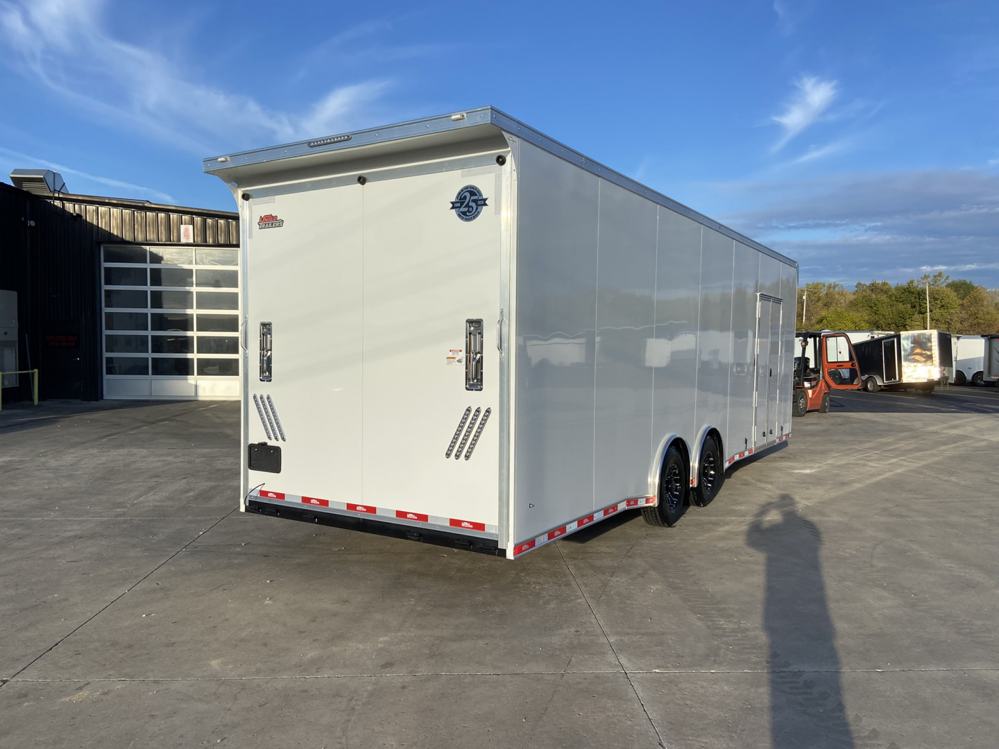 New United Racing Trailer USH 28'
