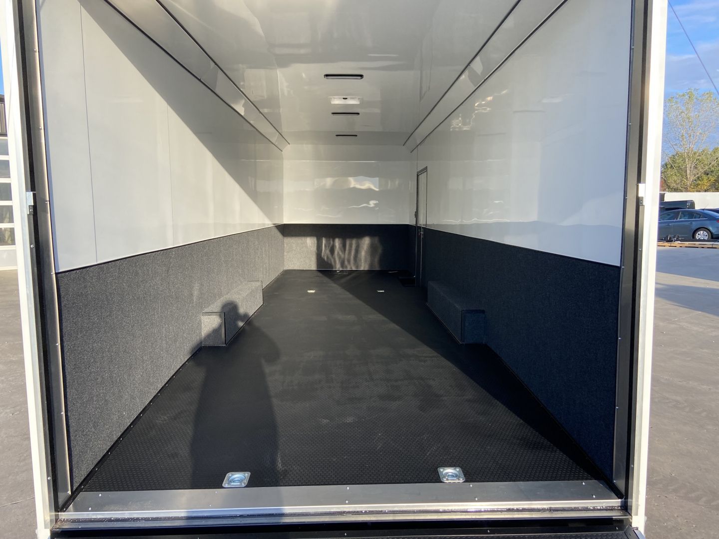 New United Racing Trailer USH 28'