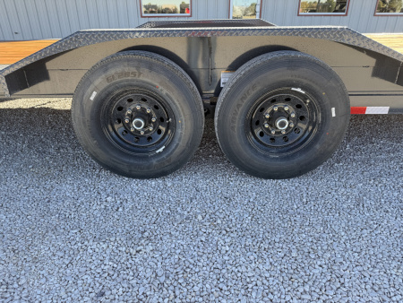 Used 2026 Lamar 102"x40' GN Equipment Trailer w/ Slide-in Ramps