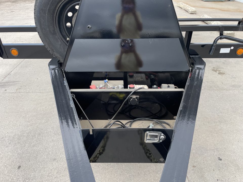 New 2026 PJ Trailers T8222 22' X 102" Tilt Trailer
