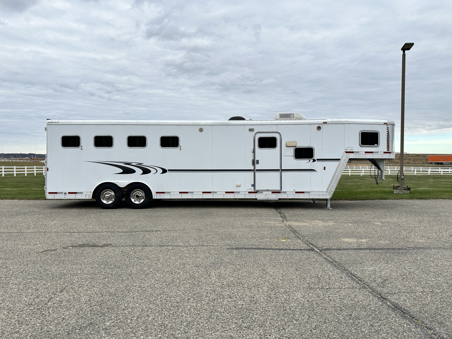 Used 2005 Exiss Trailers 4H 10' LQ Horse Trailer