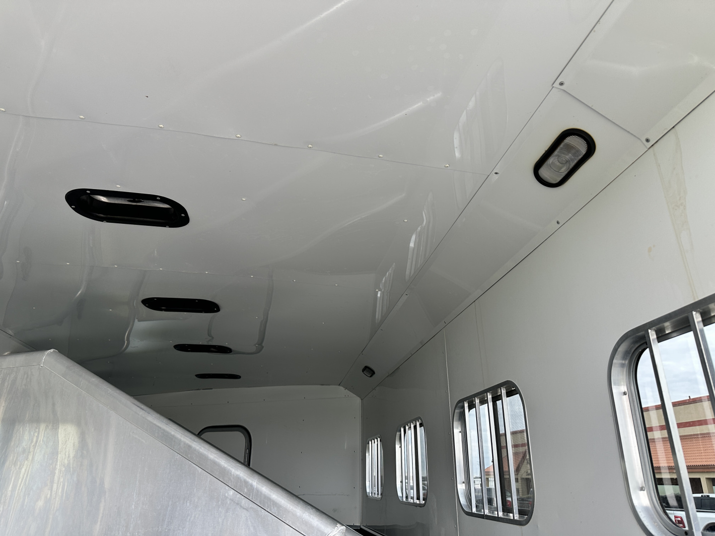 Used 2005 Exiss Trailers 4H 10' LQ Horse Trailer