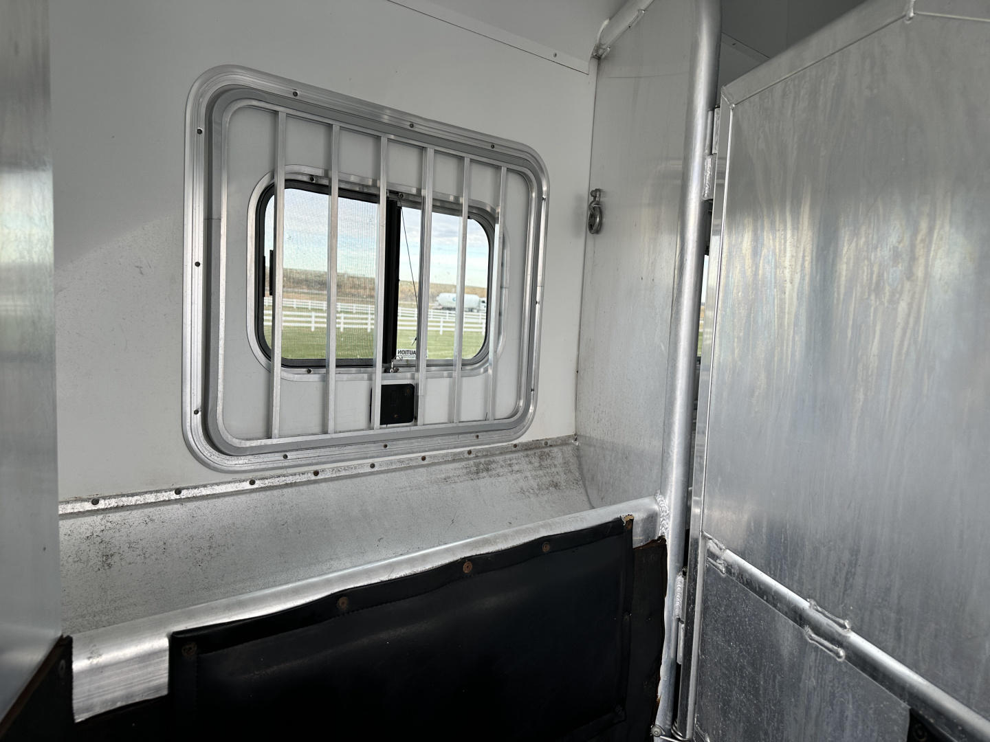 Used 2005 Exiss Trailers 4H 10' LQ Horse Trailer