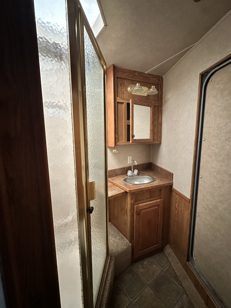 Used 2005 Exiss Trailers 4H 10' LQ Horse Trailer