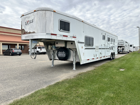 Used 2005 Exiss Trailers 4H 10' LQ Horse Trailer
