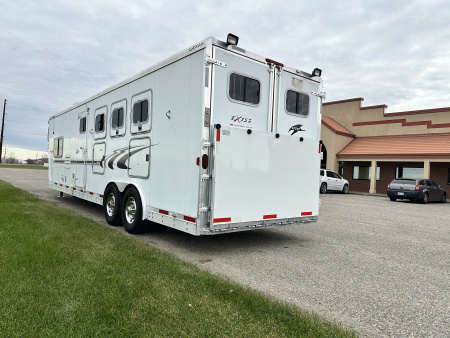 Used 2005 Exiss Trailers 4H 10' LQ Horse Trailer