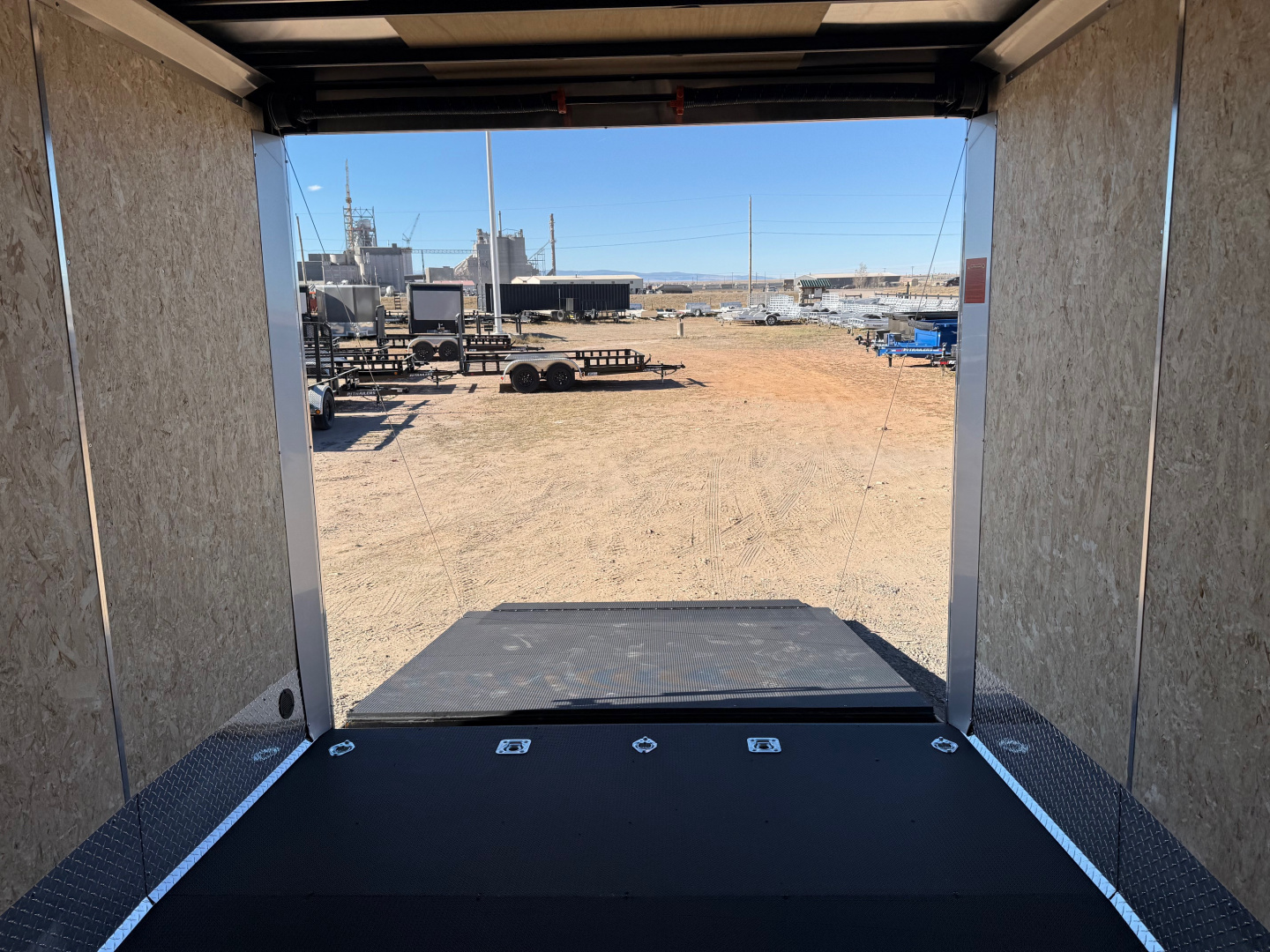 New 2026 Look Trailers LOOK ELEMENT 8.5X29 Snowmobile Trailer